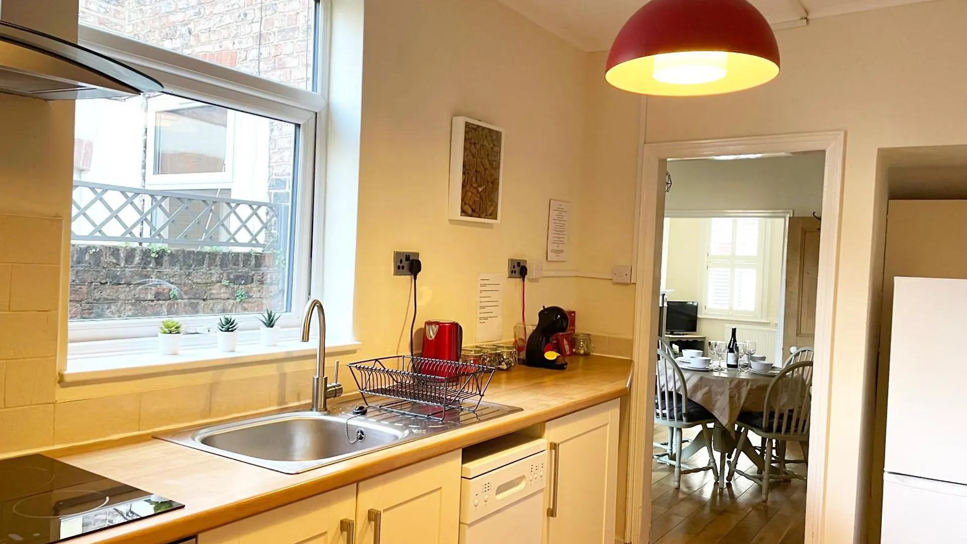 Riverside Lodge - Quaint Victorian Home By The River York