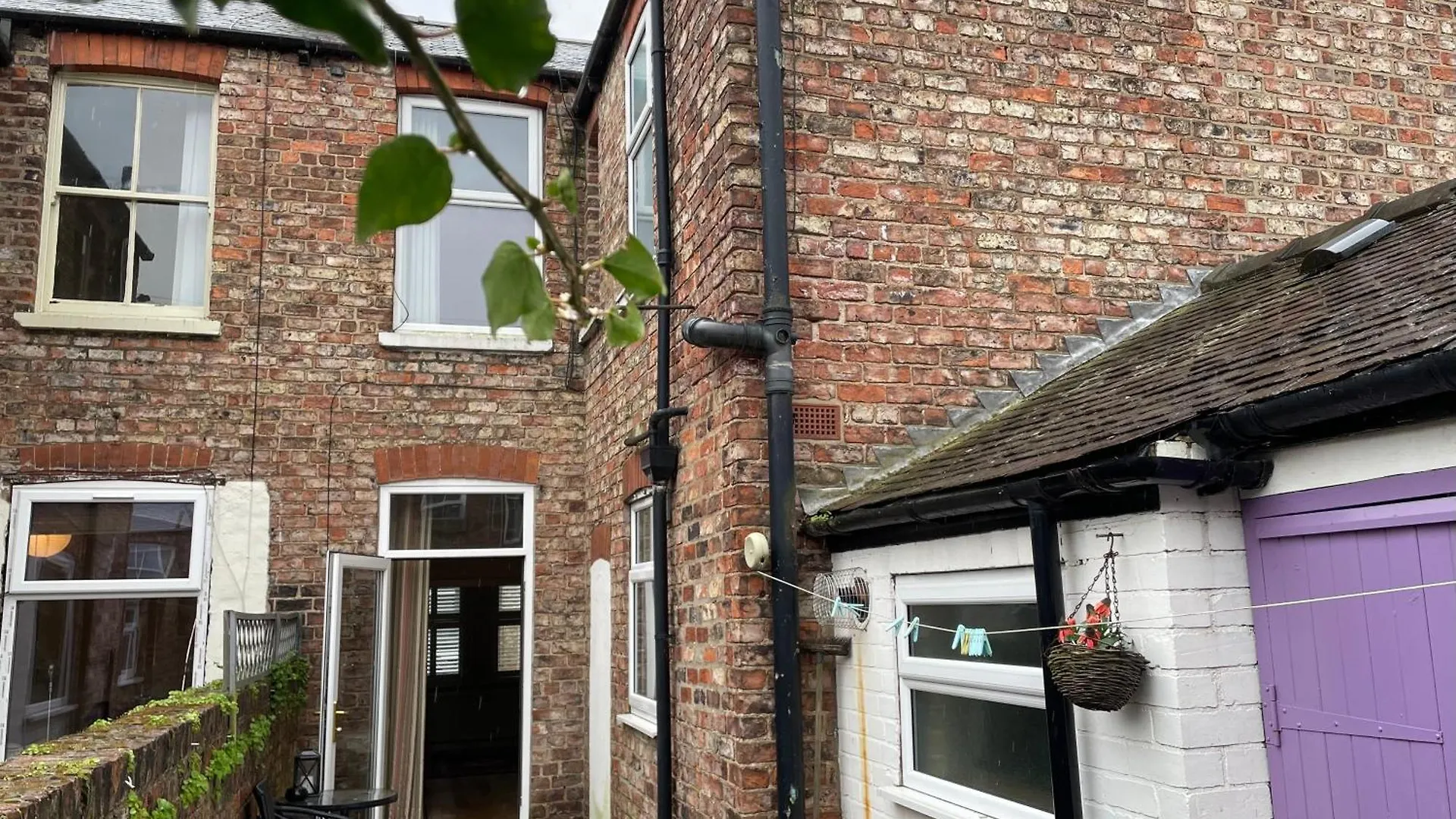 Riverside Lodge - Quaint Victorian Home By The River York